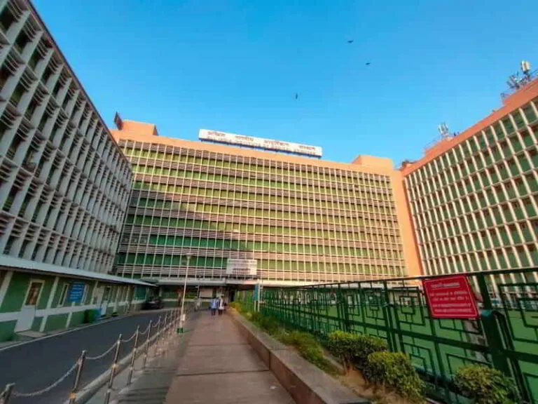 Best Government Hospitals in Delhi - Full Guide 2025
